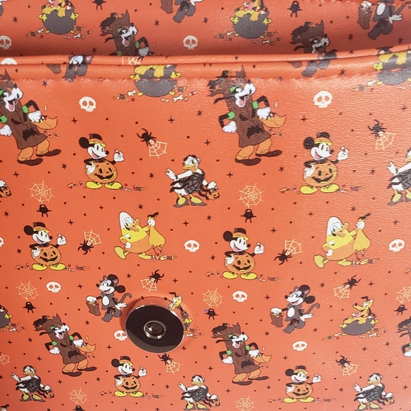 SOLD! NWT Buckle-Down Mickey and Friends Halloween Bag - Picture 10 of 10